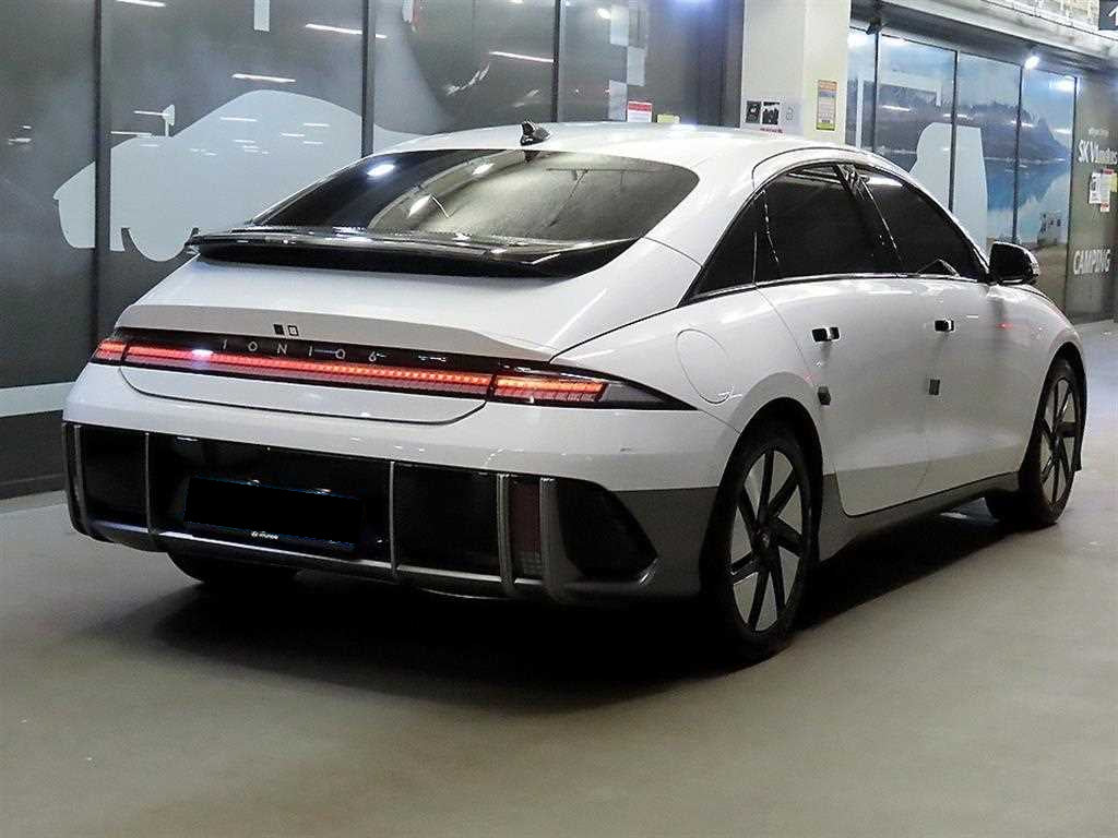 Hyundai Ioniq6 — photo 04