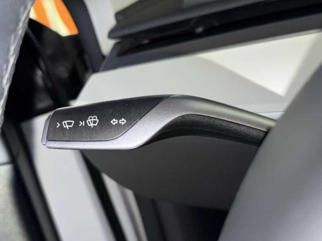 Tesla Model Y — photo 12