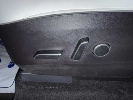 Tesla Model Y — photo 15