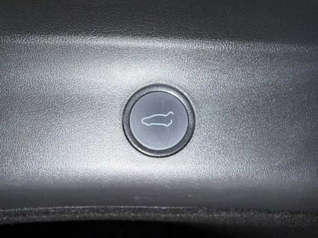 Tesla Model Y — photo 16