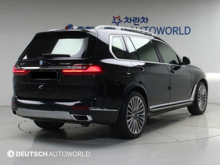 BMW X7 — photo 02