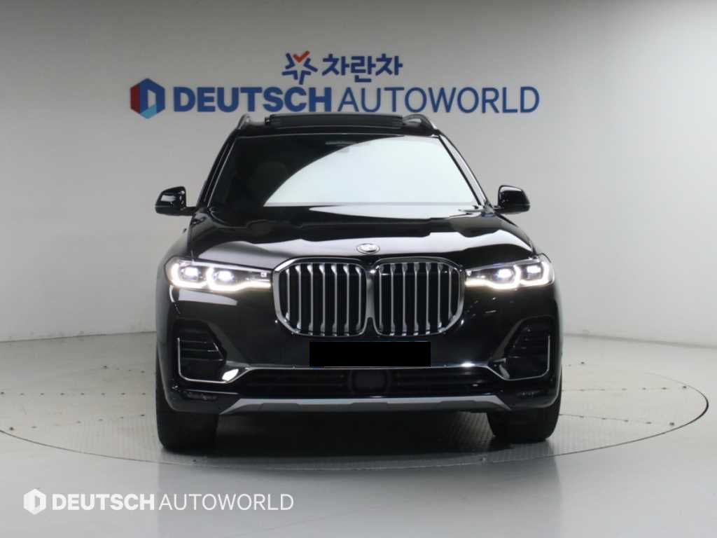 BMW X7 — photo 03