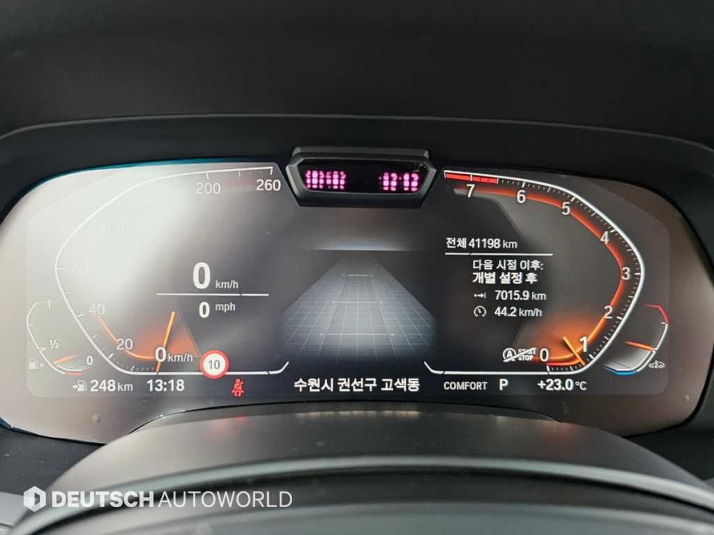 BMW X7 — photo 09
