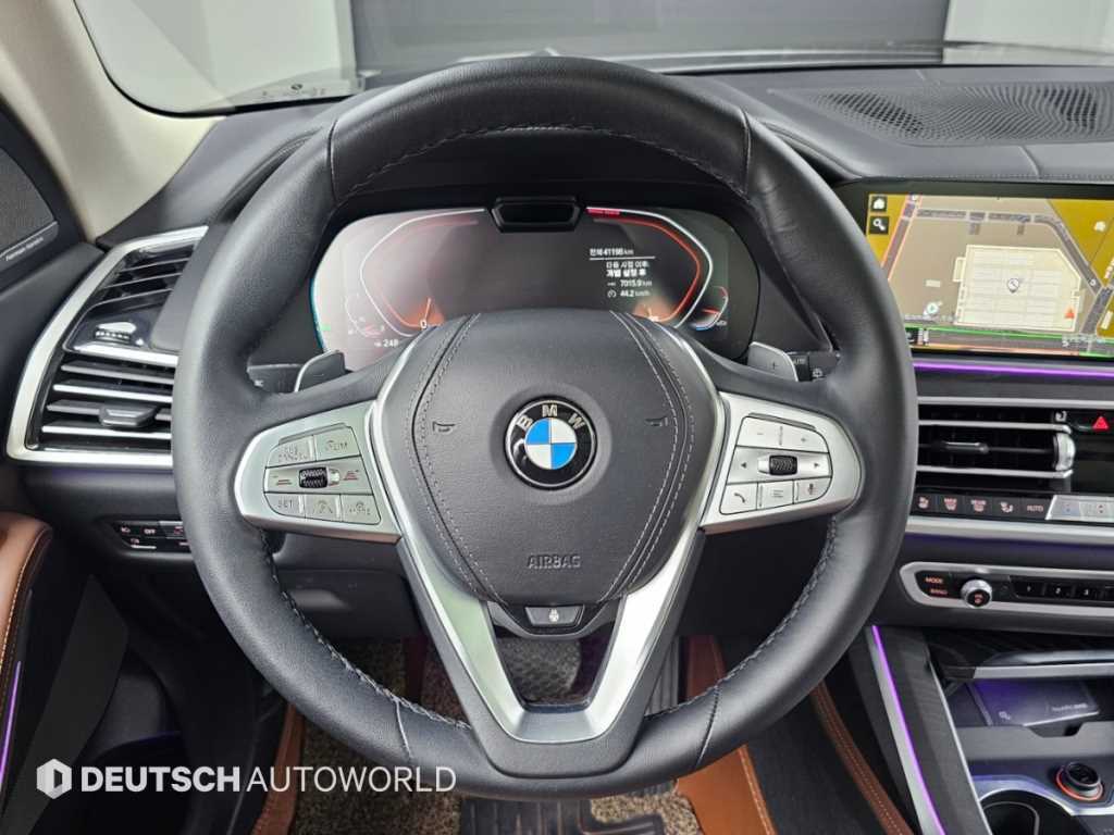 BMW X7 — photo 14