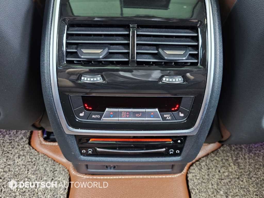 BMW X7 — photo 19