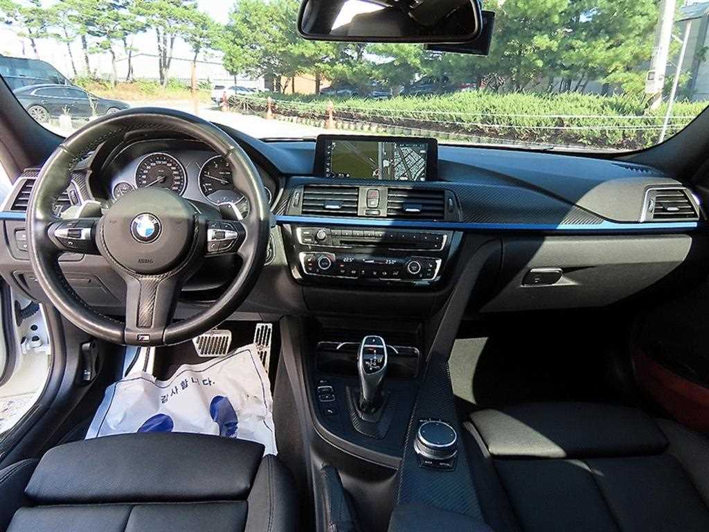 BMW 3-Series — photo 07