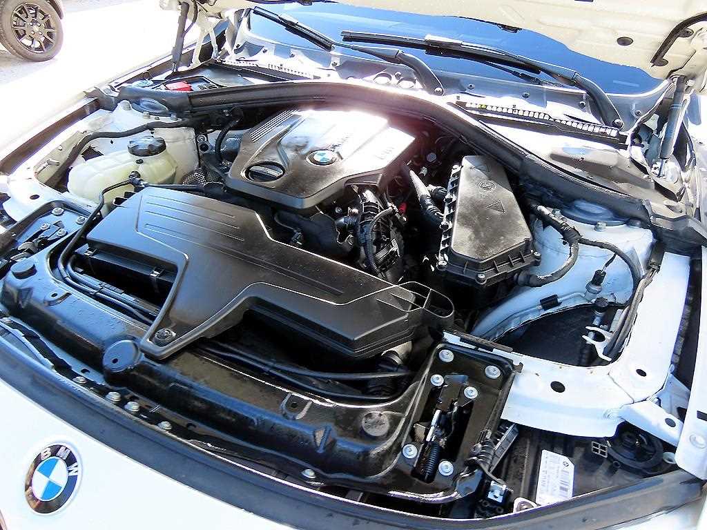 BMW 3-Series — photo 19