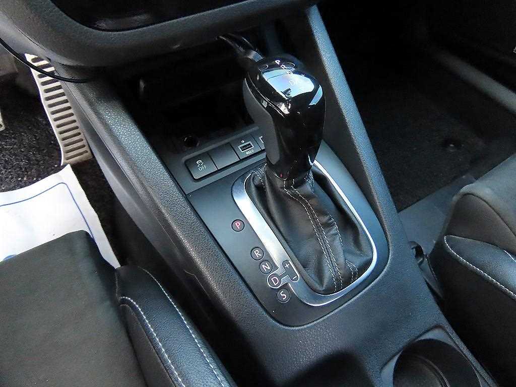 Volkswagen Scirocco — photo 10