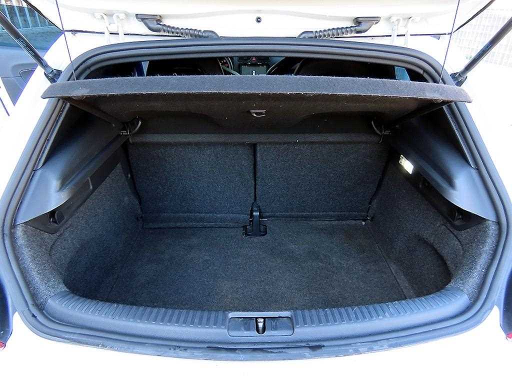 Volkswagen Scirocco — photo 18