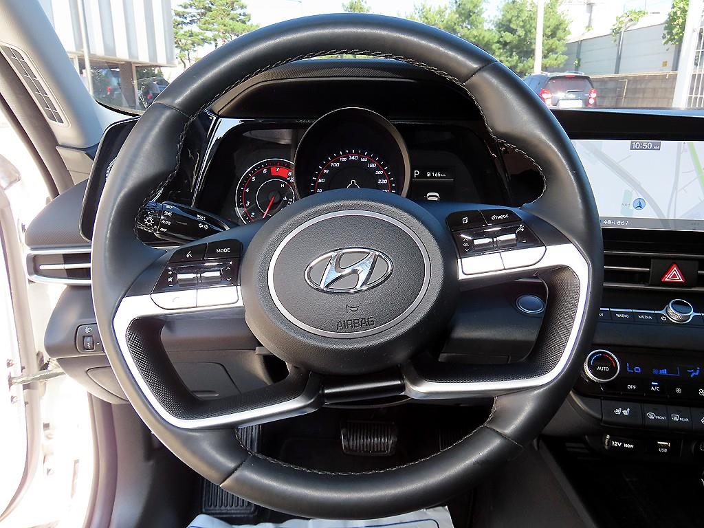 Hyundai Avante — photo 08
