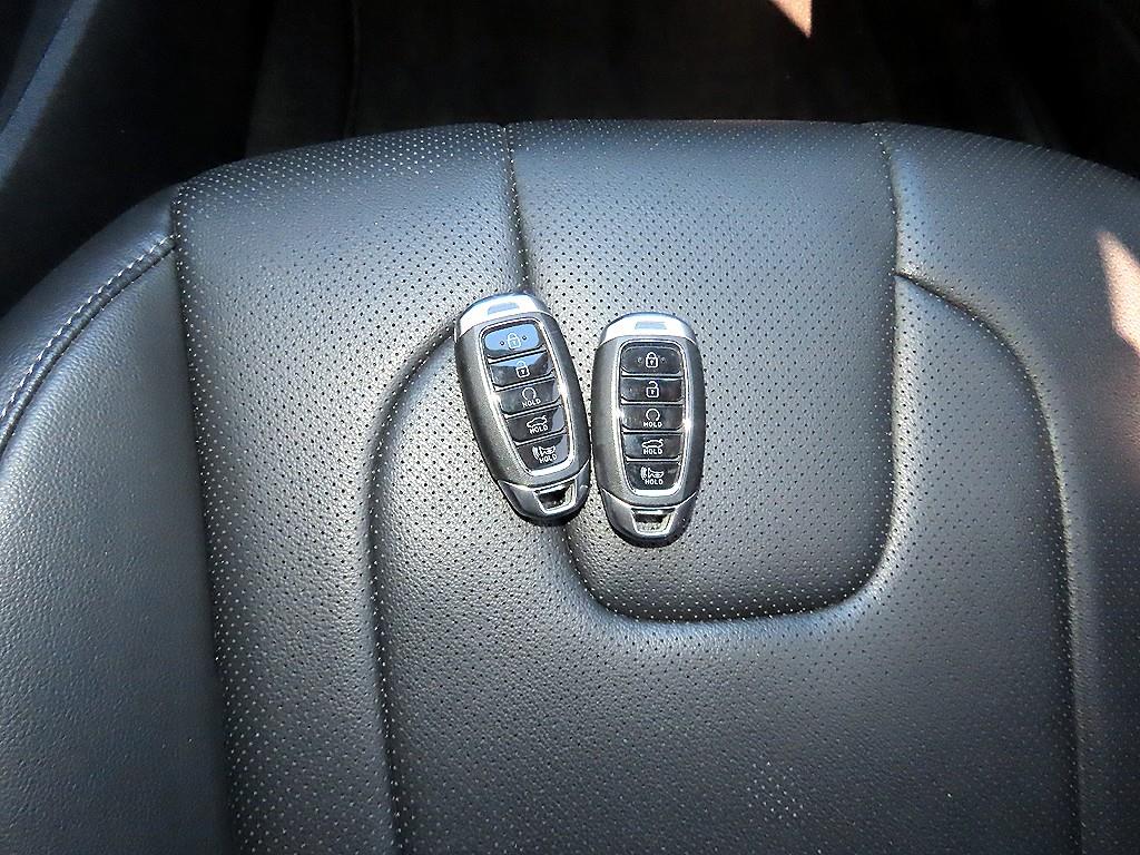 Hyundai Avante — photo 16
