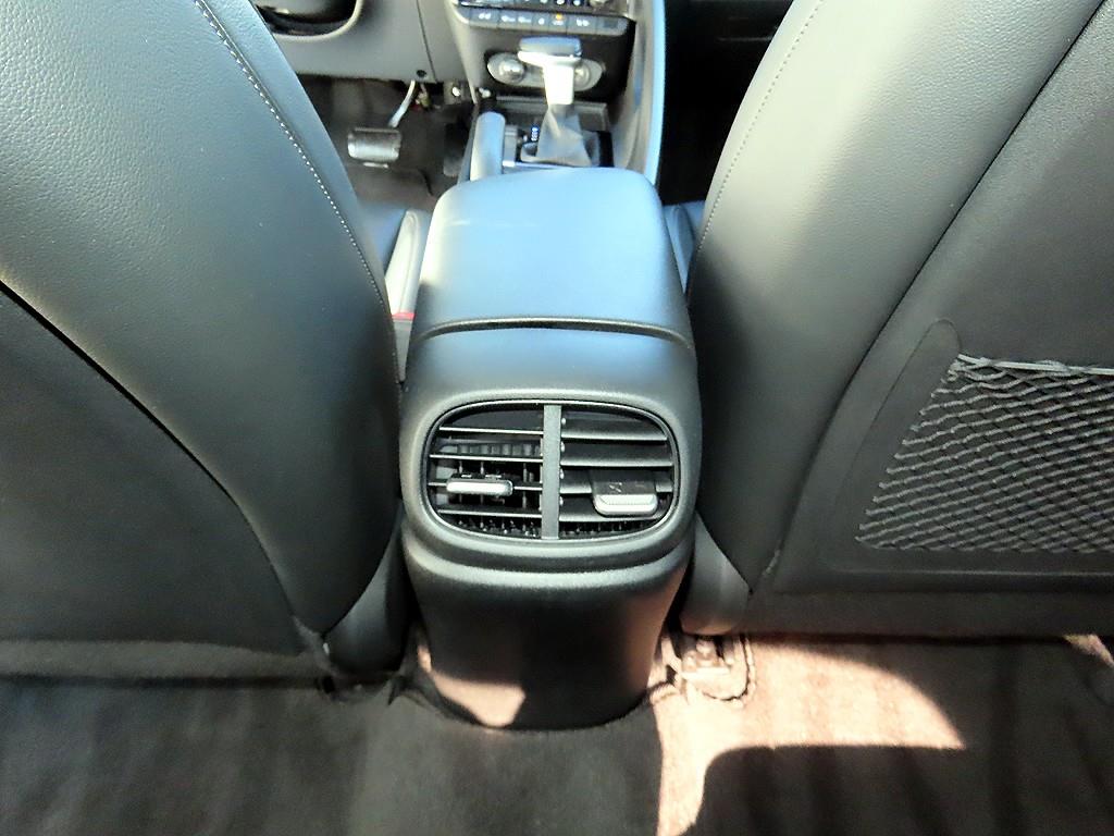 Hyundai Avante — photo 18