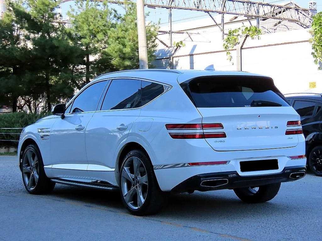 Genesis GV80 — photo 03