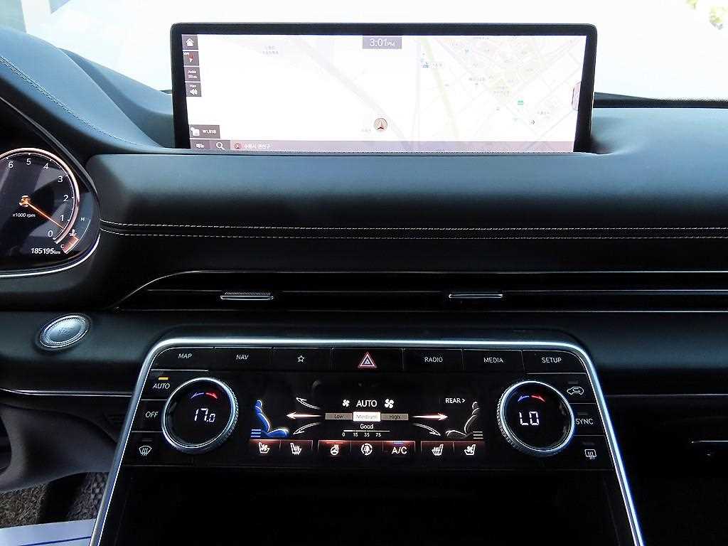Genesis GV80 — photo 12