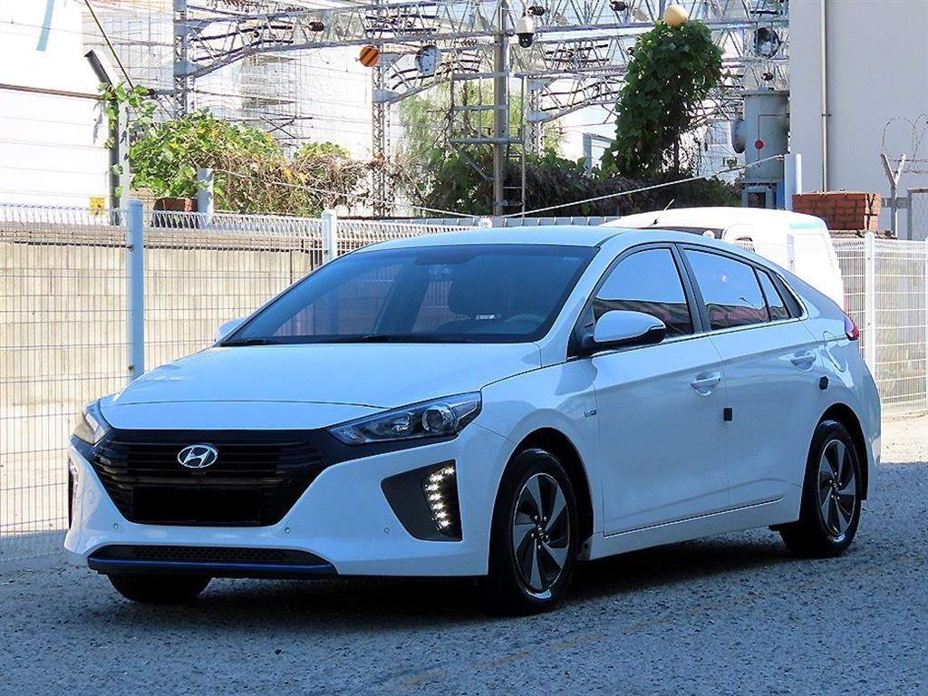 Hyundai Ioniq — photo 02