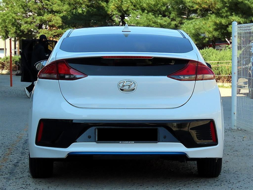 Hyundai Ioniq — photo 04