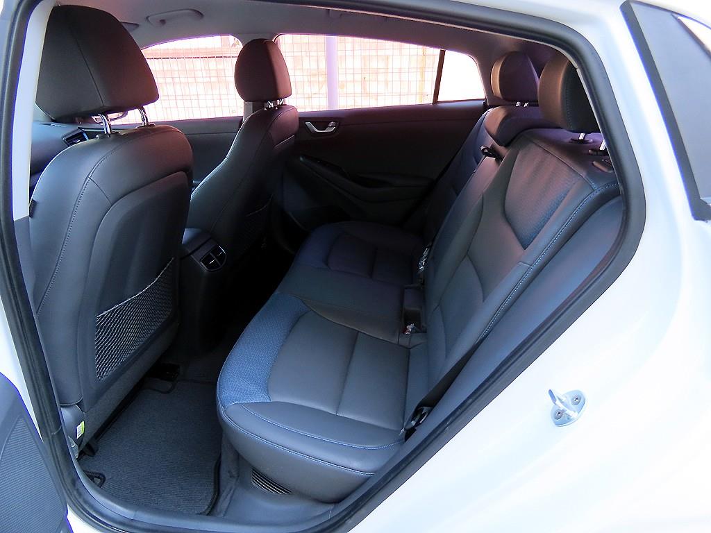 Hyundai Ioniq — photo 06
