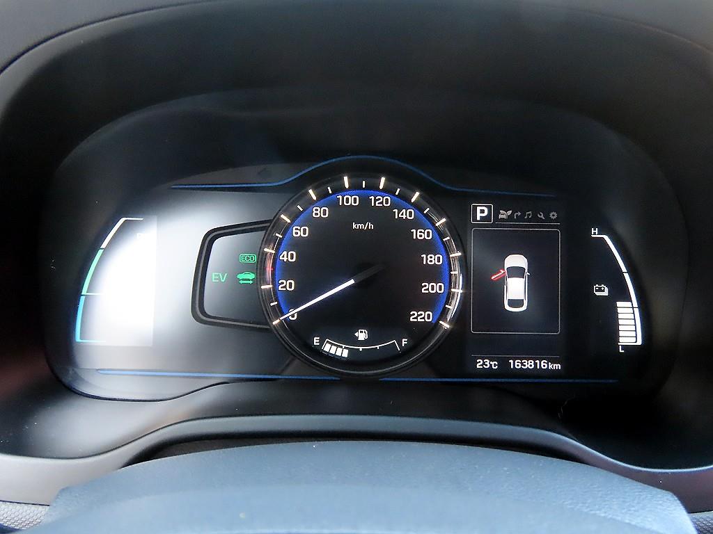 Hyundai Ioniq — photo 09