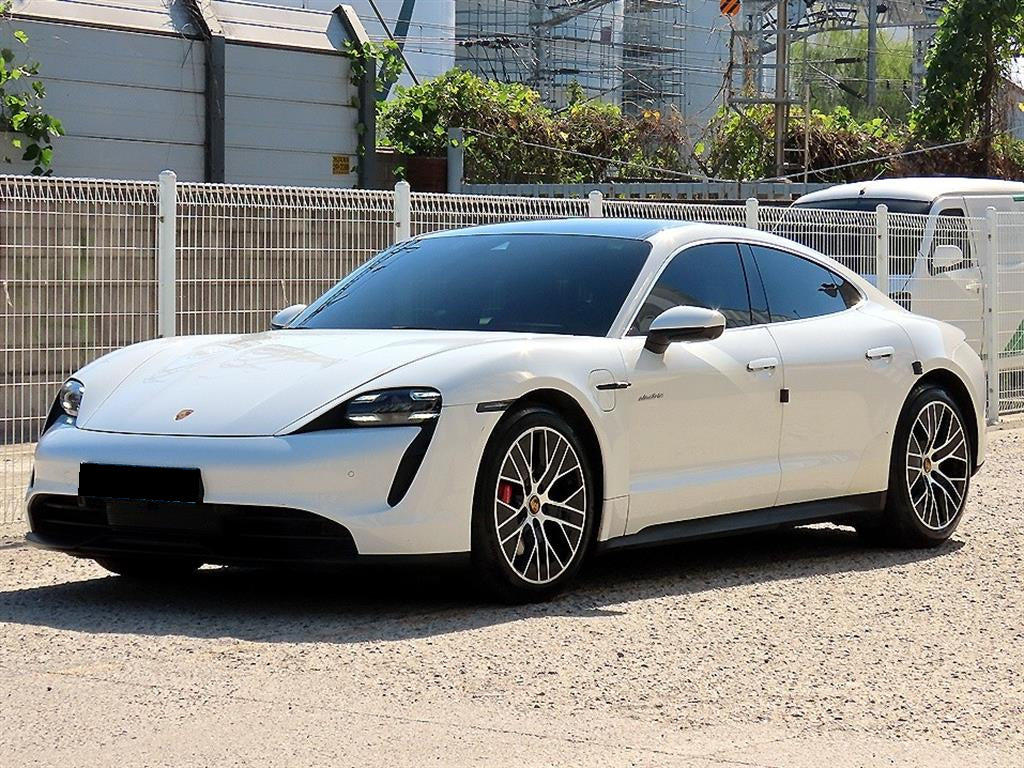 Porsche Taycan — photo 02