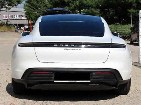 Porsche Taycan — photo 04