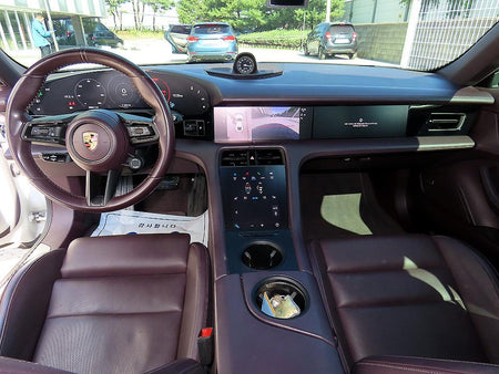 Porsche Taycan — photo 07