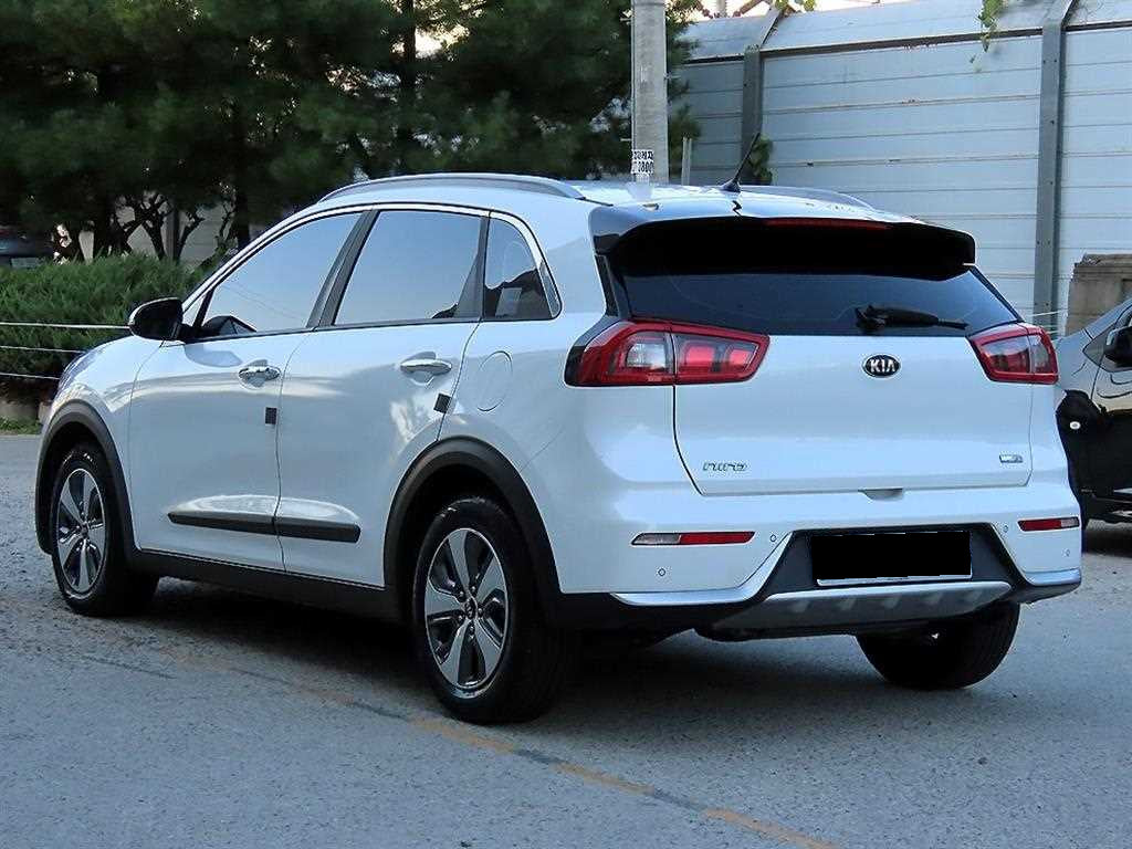 Kia Niro — photo 03