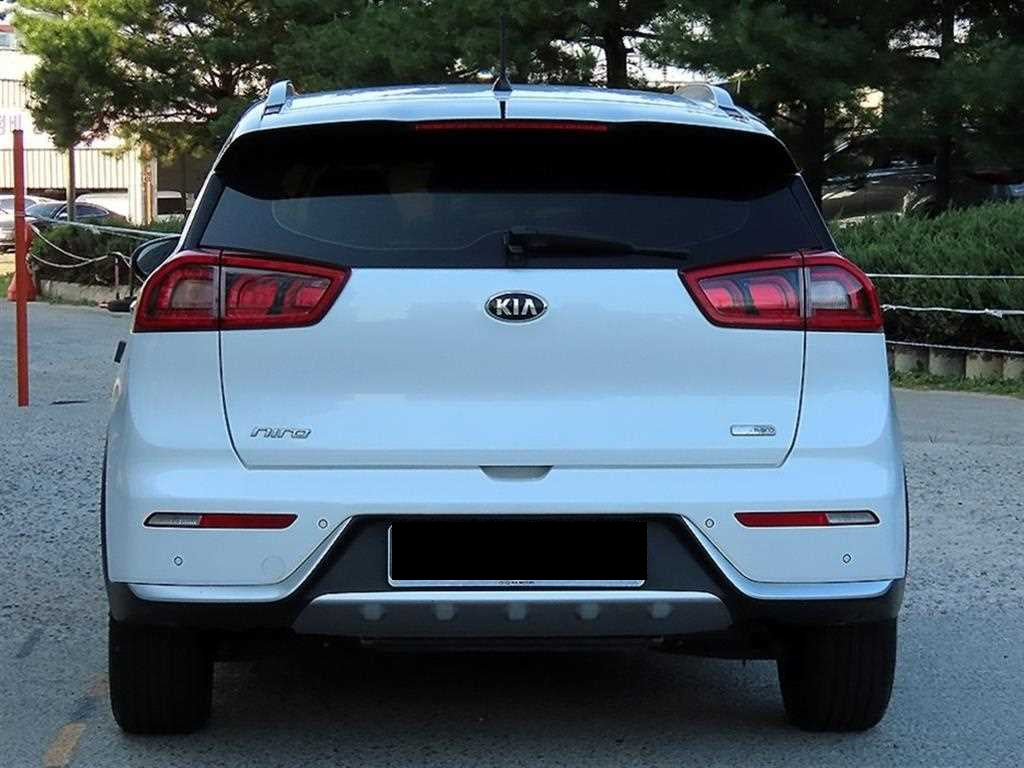 Kia Niro — photo 04