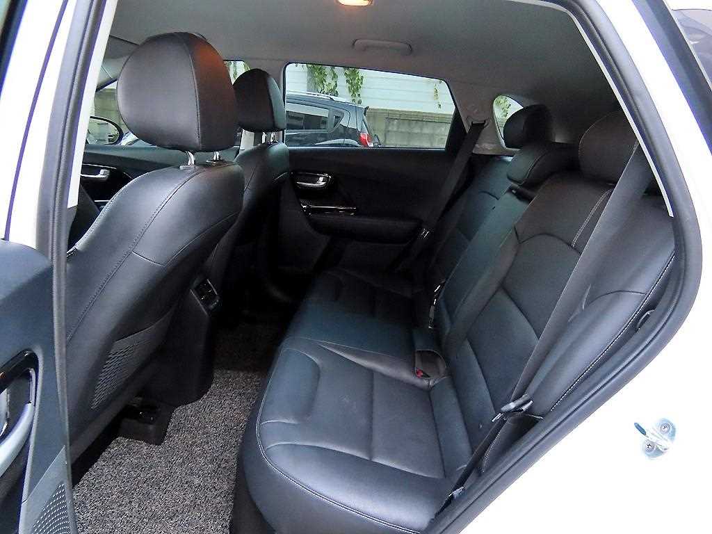 Kia Niro — photo 06