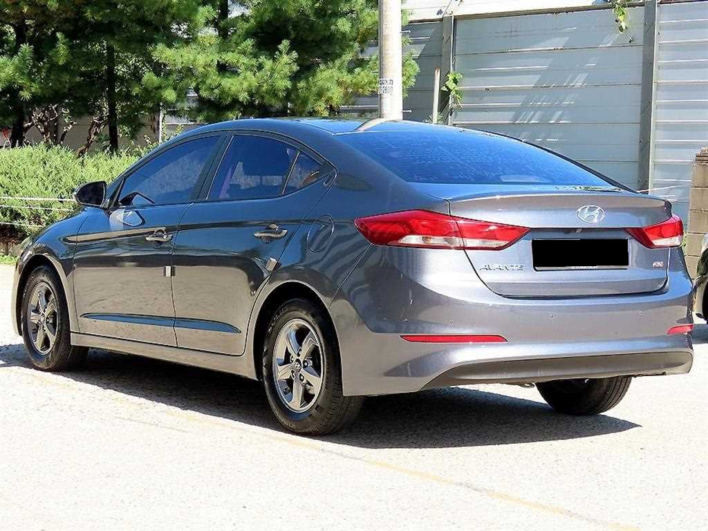 Hyundai Avante — photo 03