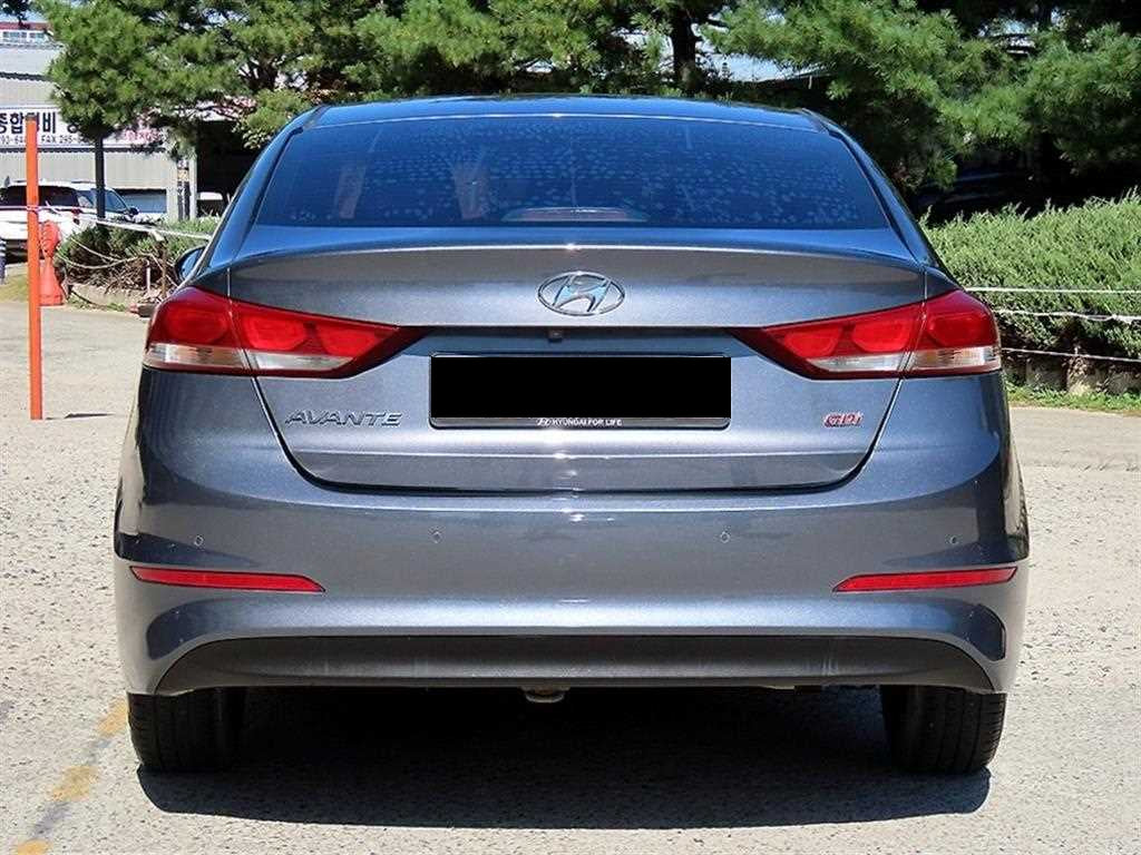 Hyundai Avante — photo 04