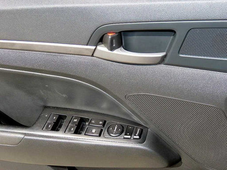 Hyundai Avante — photo 12