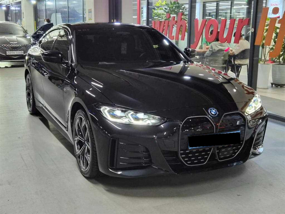 BMW i4 — photo 01