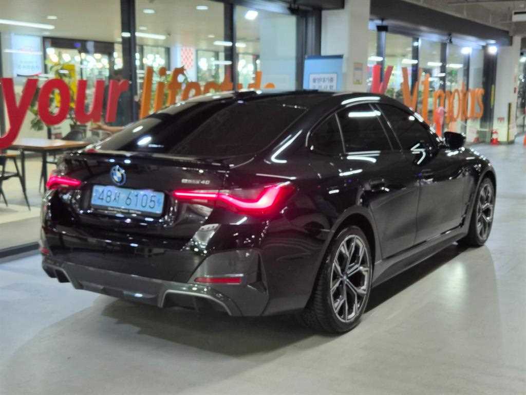 BMW i4 — photo 04