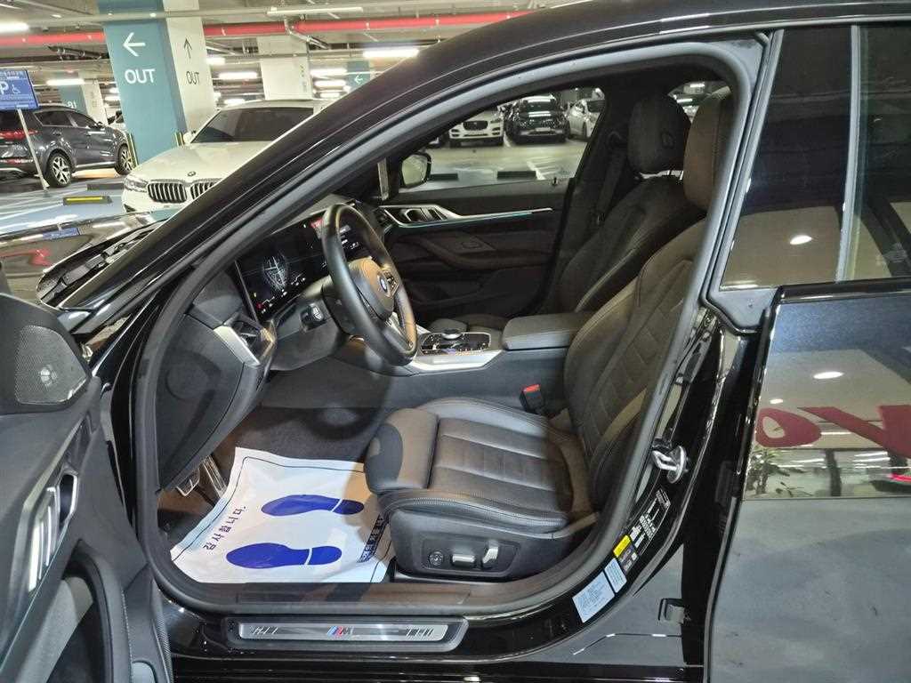 BMW i4 — photo 06