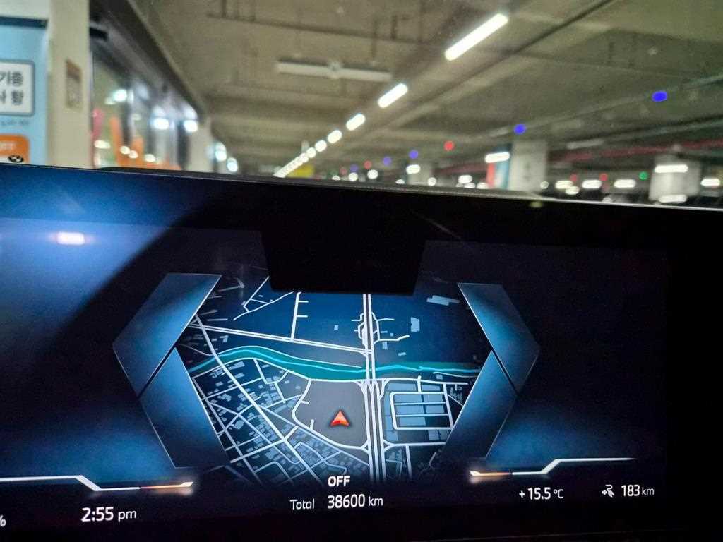 BMW i4 — photo 09