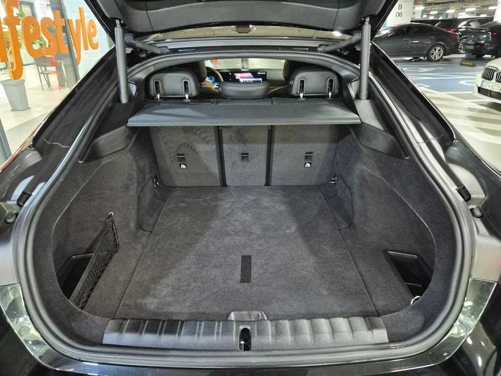 BMW i4 — photo 17