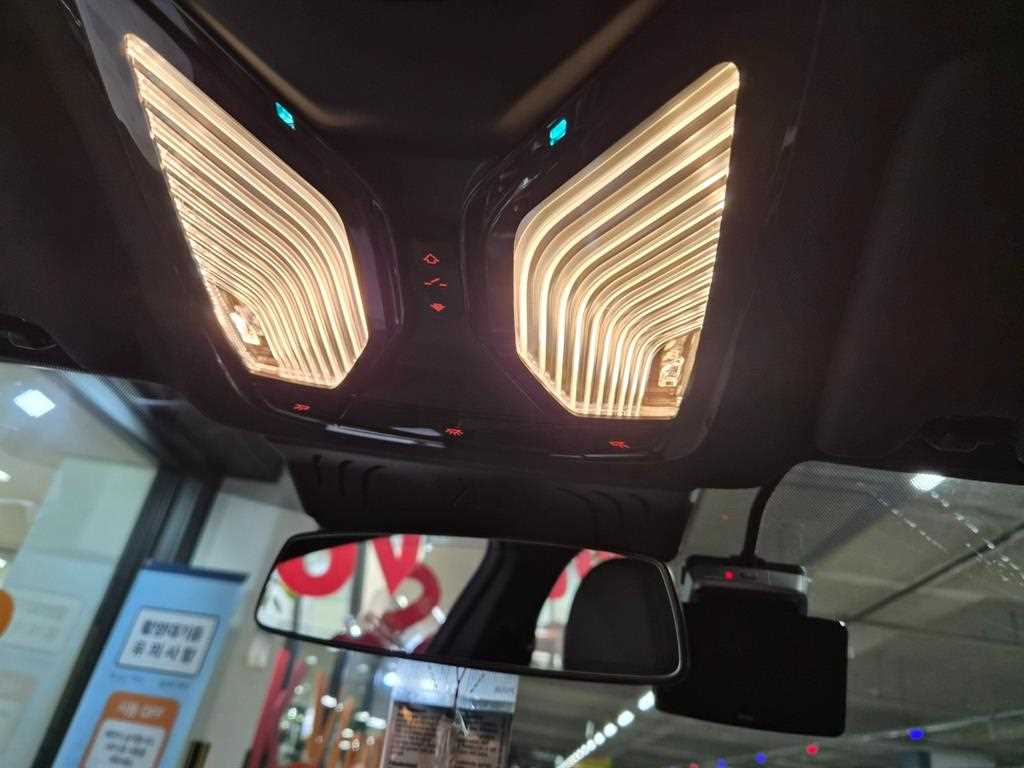 BMW i4 — photo 18