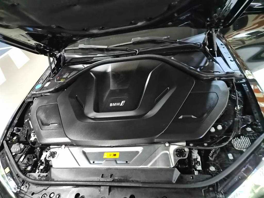 BMW i4 — photo 19