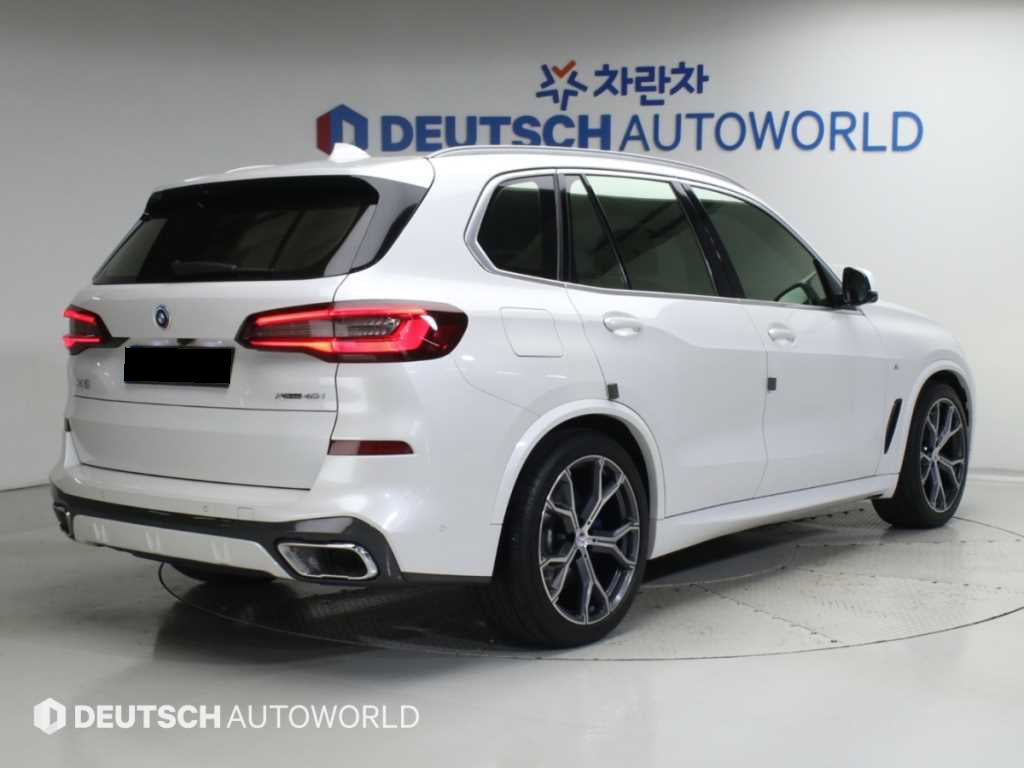 BMW X5 — photo 02