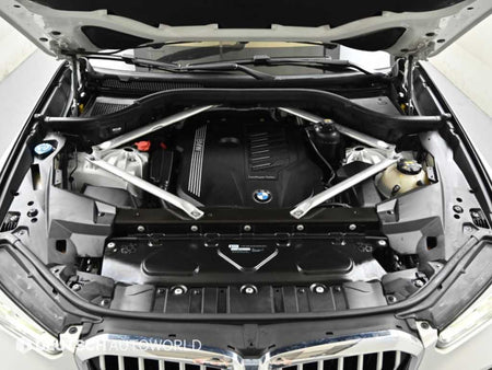 BMW X5 — photo 07