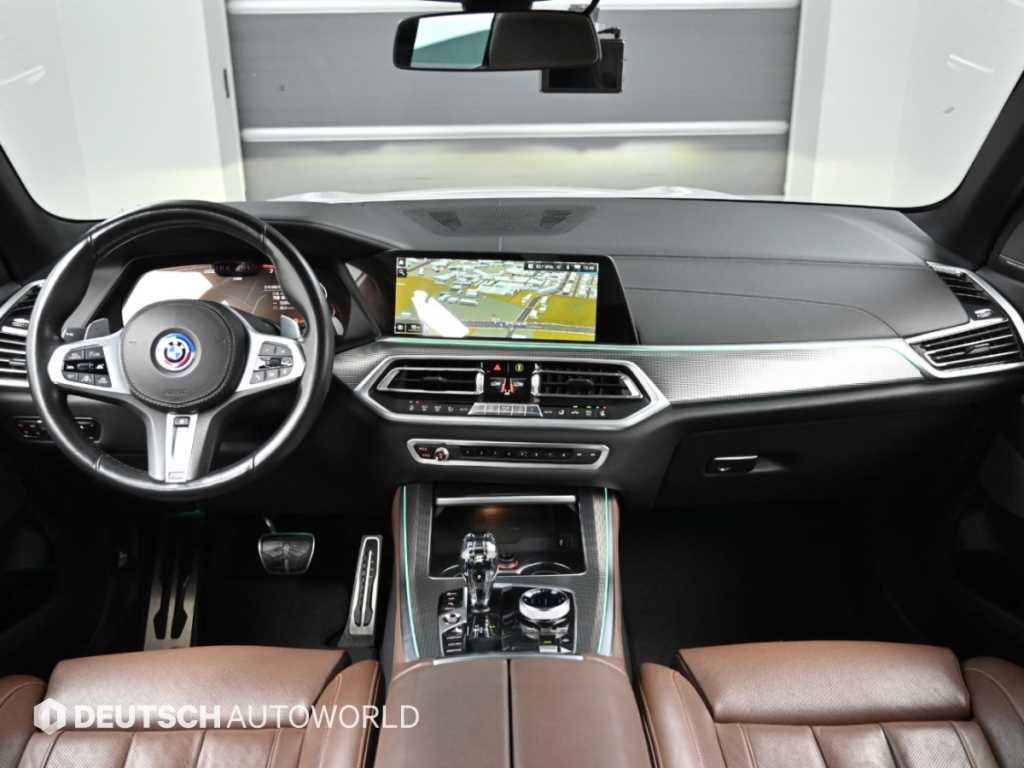 BMW X5 — photo 08