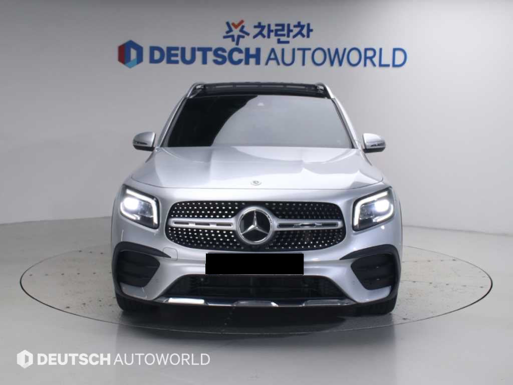 Mercedes-Benz GLB-Class — photo 01
