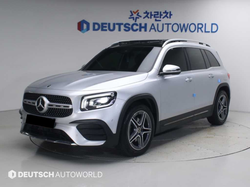 Mercedes-Benz GLB-Class — photo 02