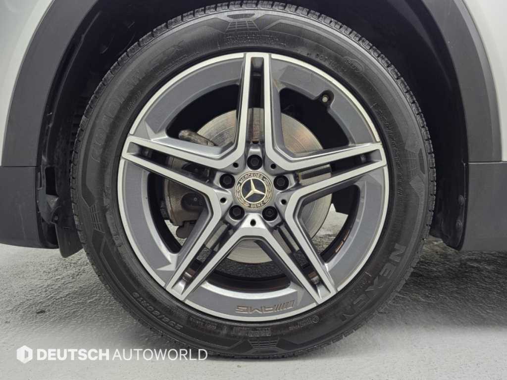 Mercedes-Benz GLB-Class — photo 05