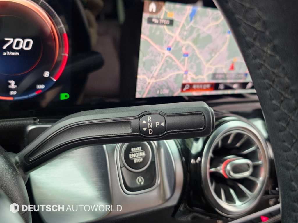 Mercedes-Benz GLB-Class — photo 09