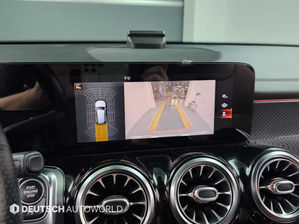 Mercedes-Benz GLB-Class — photo 15