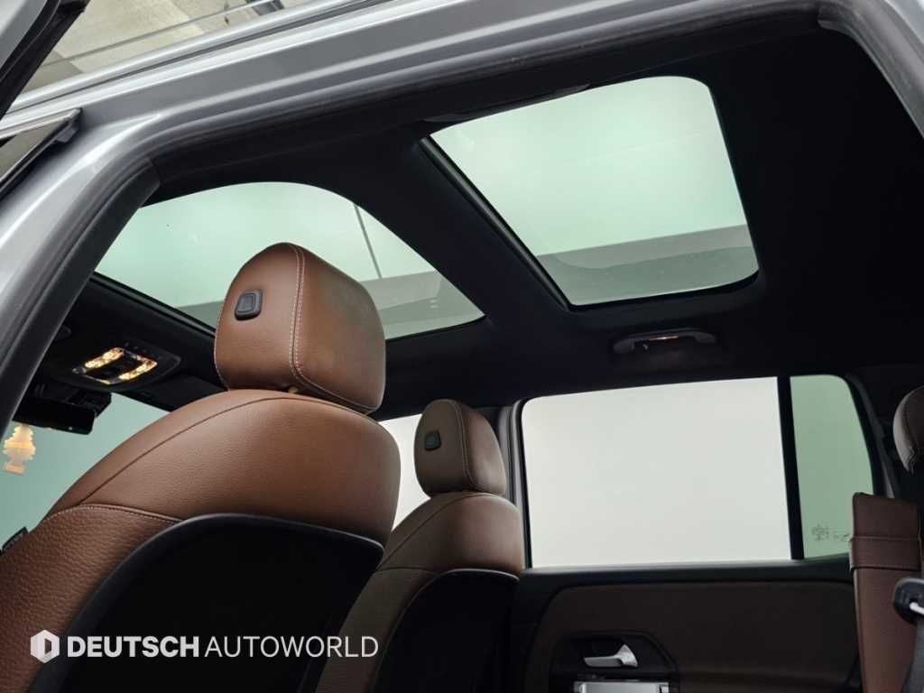 Mercedes-Benz GLB-Class — photo 18