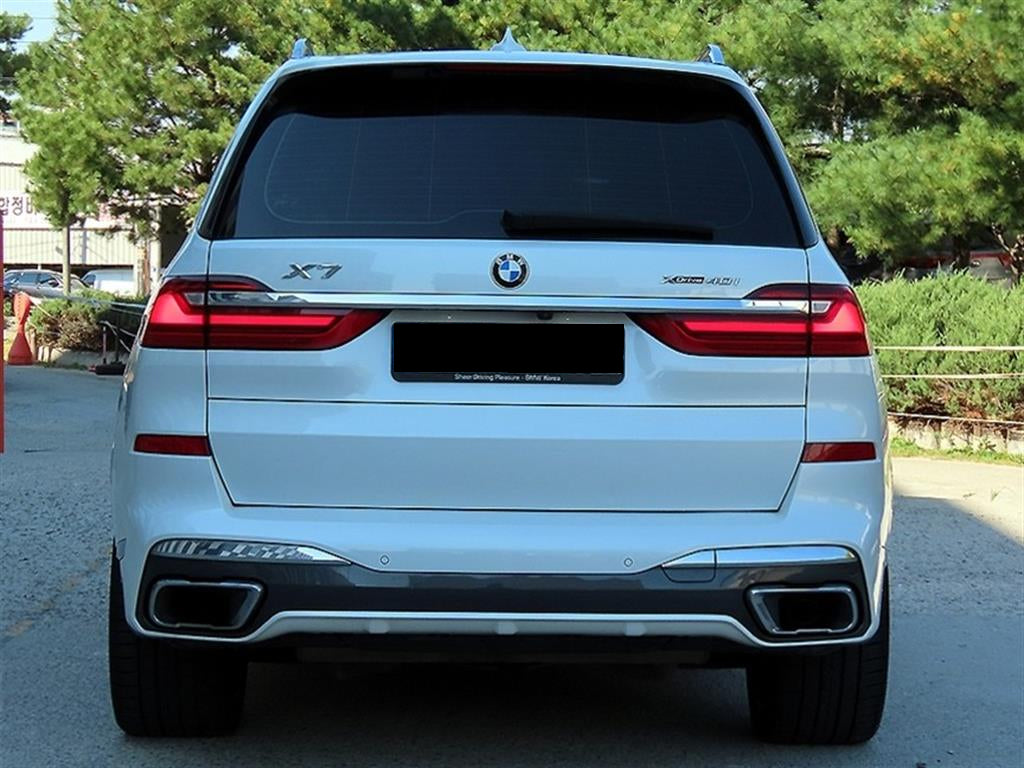 BMW X7 — photo 04