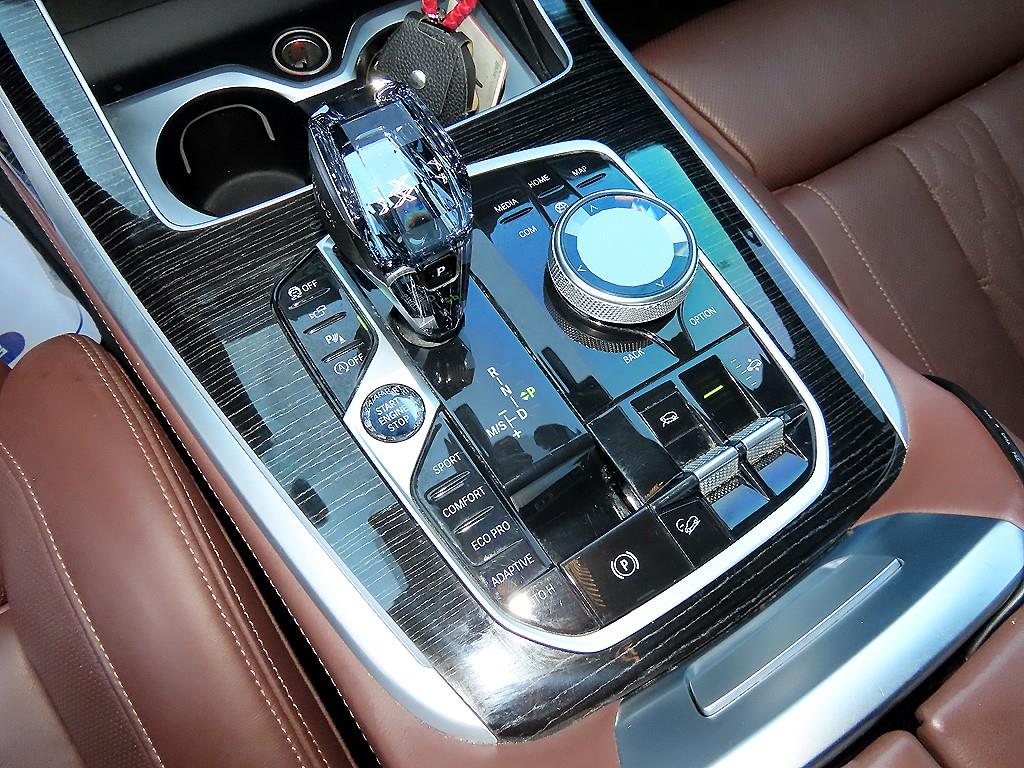 BMW X7 — photo 11