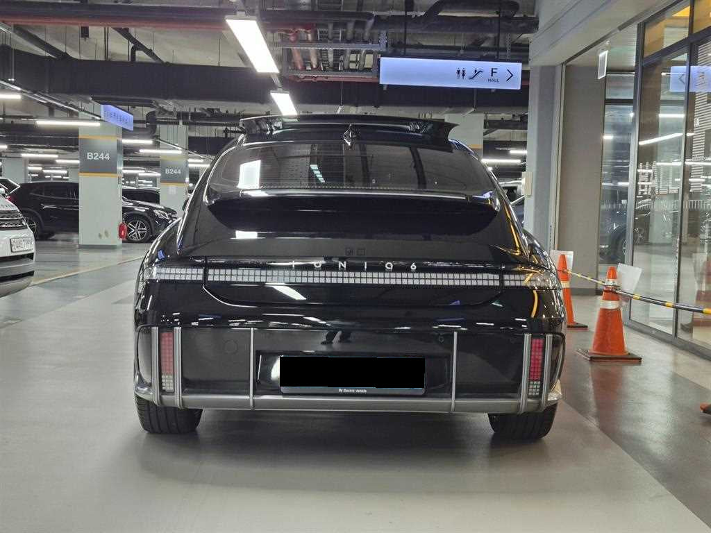 Hyundai Ioniq6 — photo 04
